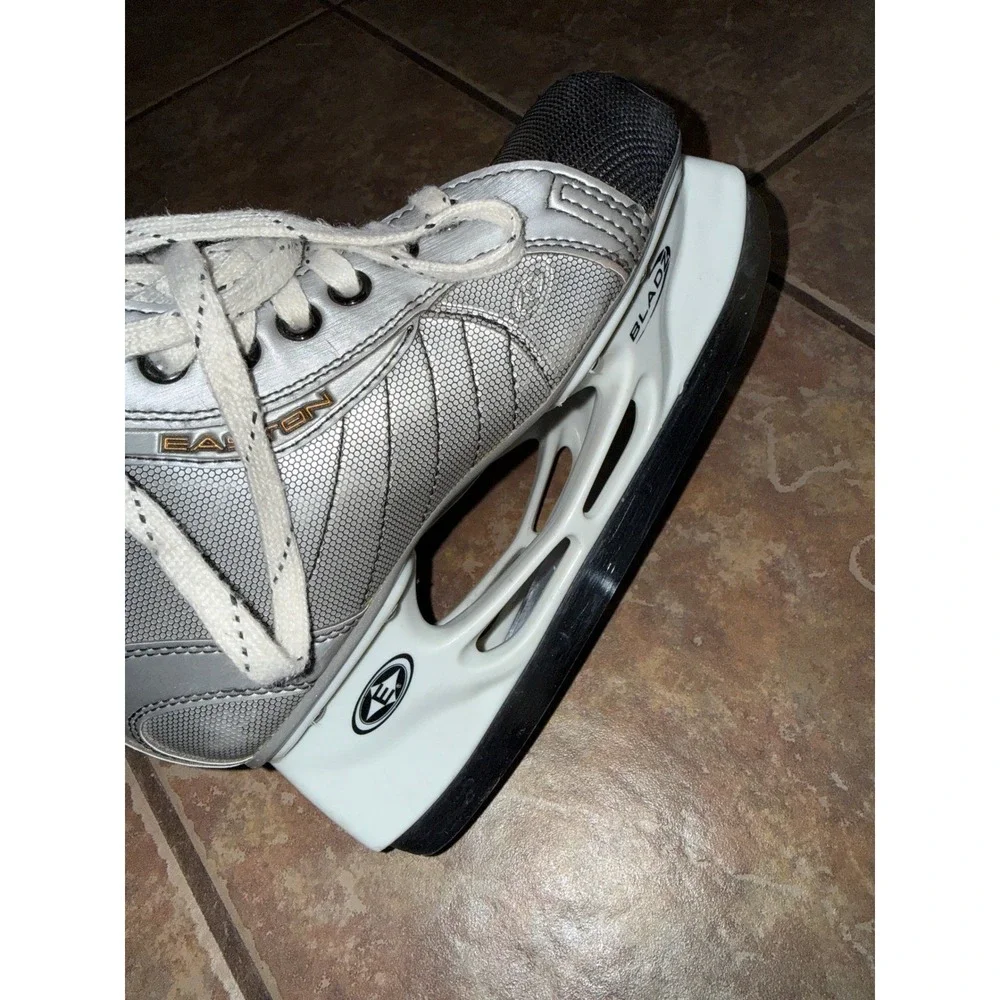 Easton Magnum Ice Hockey Skates Bladz Magnum Silver Kids Size 4